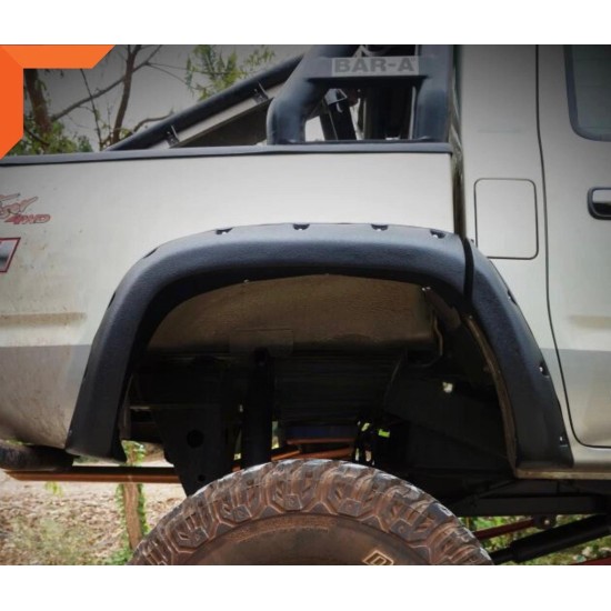 Overfendere aparatori noroi pentru toyota hilux MK4/MK5 1997-2004