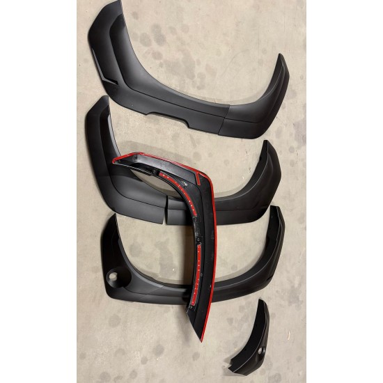 Overfendere aparatori noroi pentru Mitsubishi PAJERO SPORT 2016-2019