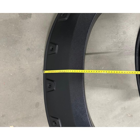 Overfendere aparatori de noroi Toyota hilux Vigo 2005-2012 cu suruburi decorative din inox