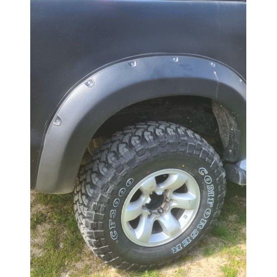 Overfendere aparatori de noroi Toyota hilux Vigo an fabricatie 2012-2015 cu suruburi decorative